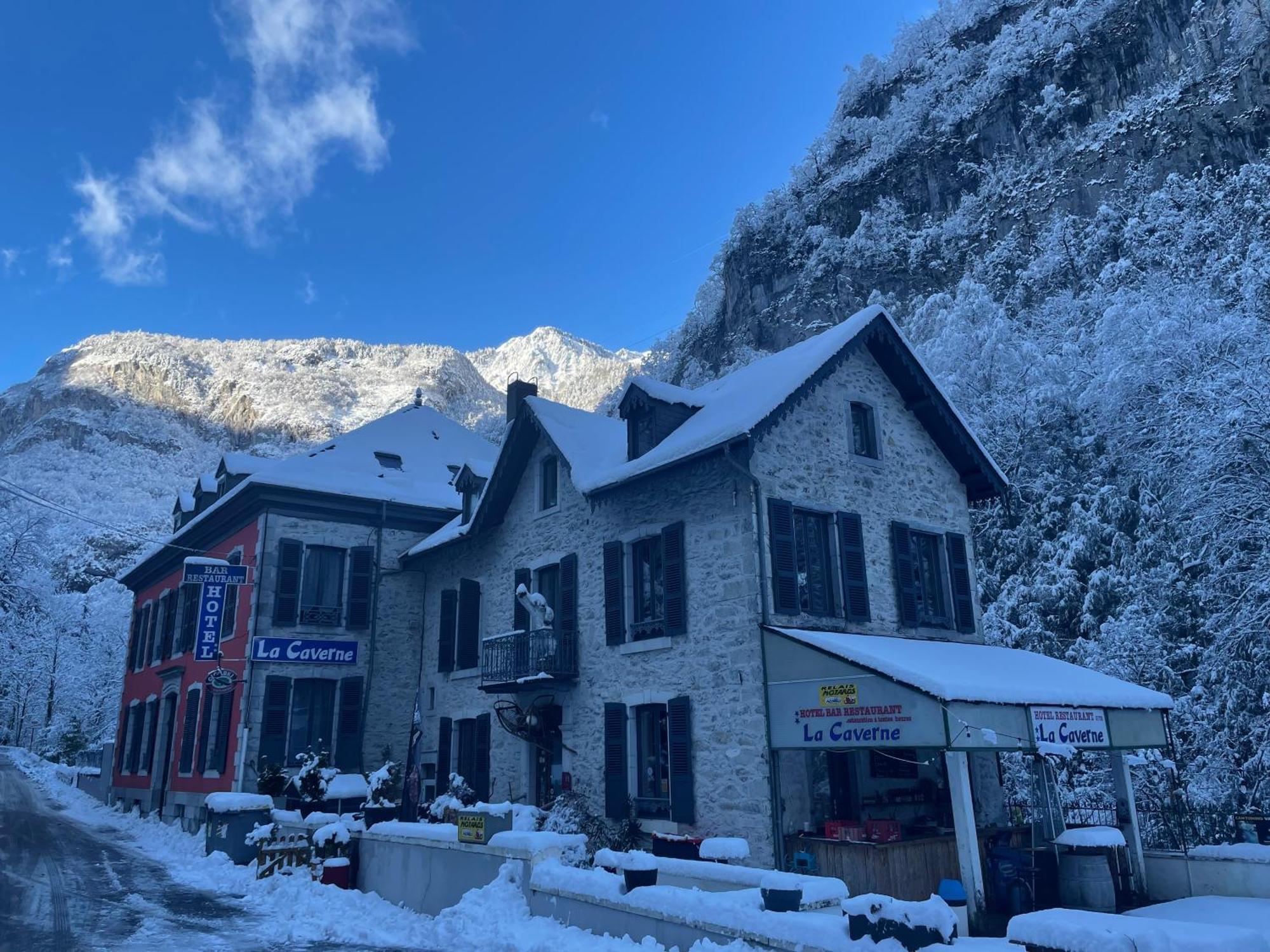 Auberge La Caverne Laruns Exteriör bild